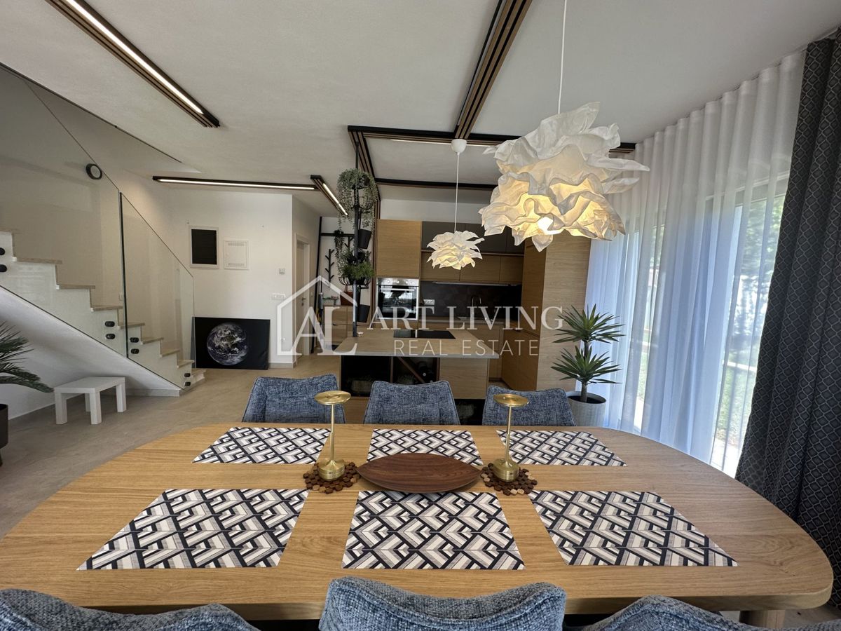 NOVIGRAD, dintorni - CASA DOPPIA MODERNA DI DESIGN IN POSIZIONE ECCEZIONALE - A SOLI 300 m DAL MARE