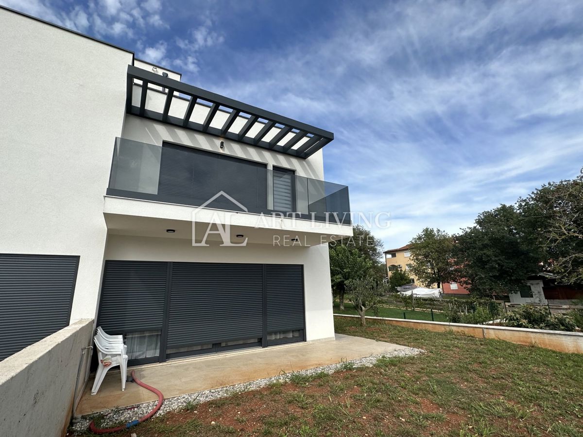 NOVIGRAD, dintorni - CASA DOPPIA MODERNA DI DESIGN IN POSIZIONE ECCEZIONALE - A SOLI 300 m DAL MARE