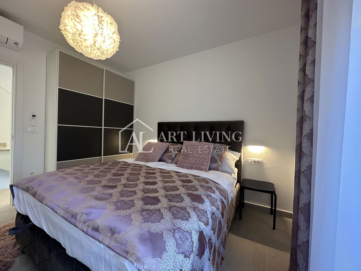 NOVIGRAD, dintorni - CASA DOPPIA MODERNA DI DESIGN IN POSIZIONE ECCEZIONALE - A SOLI 300 m DAL MARE