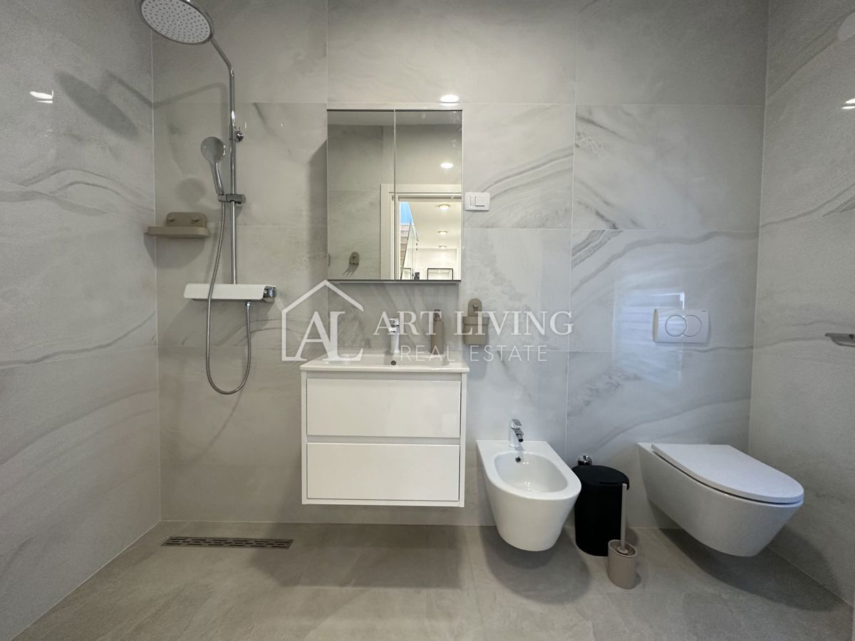 NOVIGRAD, dintorni - CASA DOPPIA MODERNA DI DESIGN IN POSIZIONE ECCEZIONALE - A SOLI 300 m DAL MARE