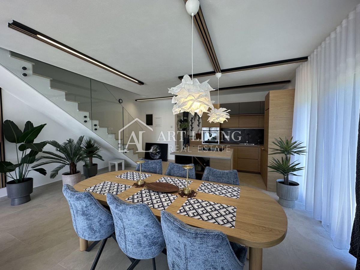 NOVIGRAD, dintorni - CASA DOPPIA MODERNA DI DESIGN IN POSIZIONE ECCEZIONALE - A SOLI 300 m DAL MARE