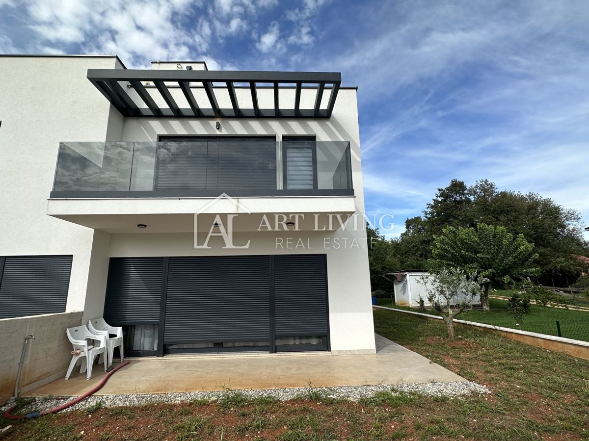 NOVIGRAD, dintorni - CASA DOPPIA MODERNA DI DESIGN IN POSIZIONE ECCEZIONALE - A SOLI 300 m DAL MARE