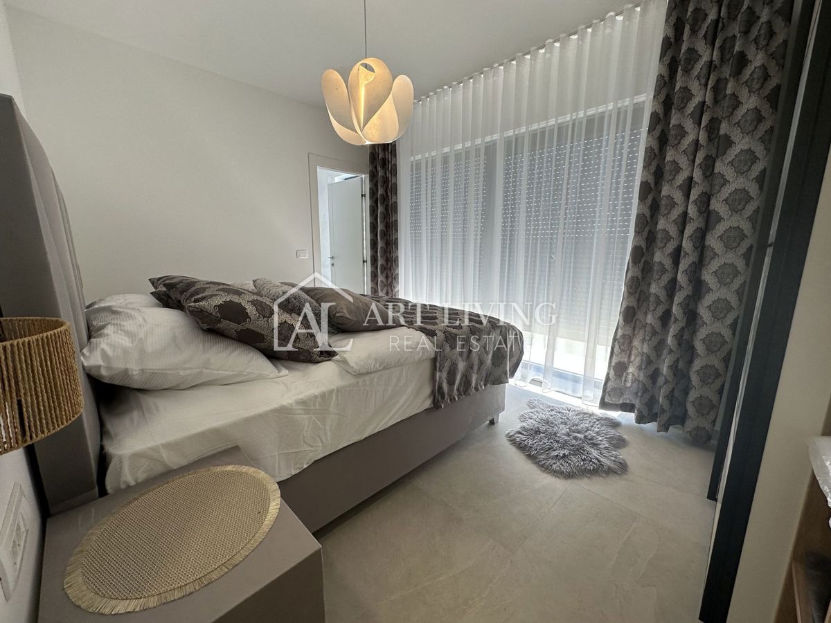 NOVIGRAD, dintorni - CASA DOPPIA MODERNA DI DESIGN IN POSIZIONE ECCEZIONALE - A SOLI 300 m DAL MARE