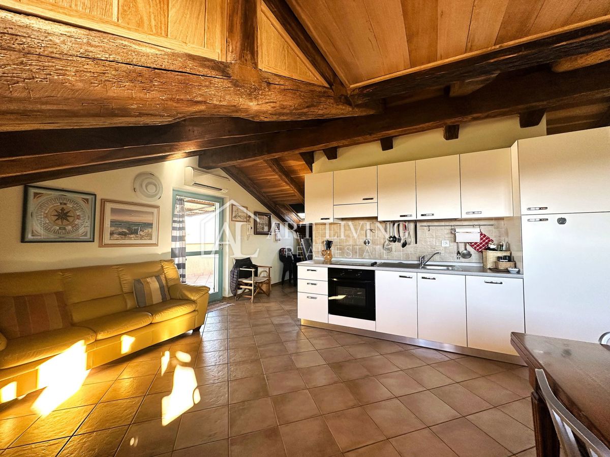 Parenzo, dintorni – affascinante appartamento bilocale con utilizzo della piscina e del campo da tennis