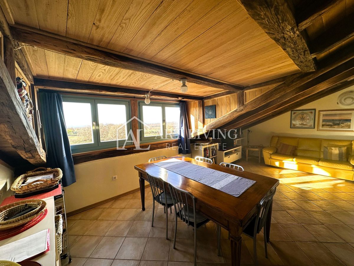 Parenzo, dintorni – affascinante appartamento bilocale con utilizzo della piscina e del campo da tennis