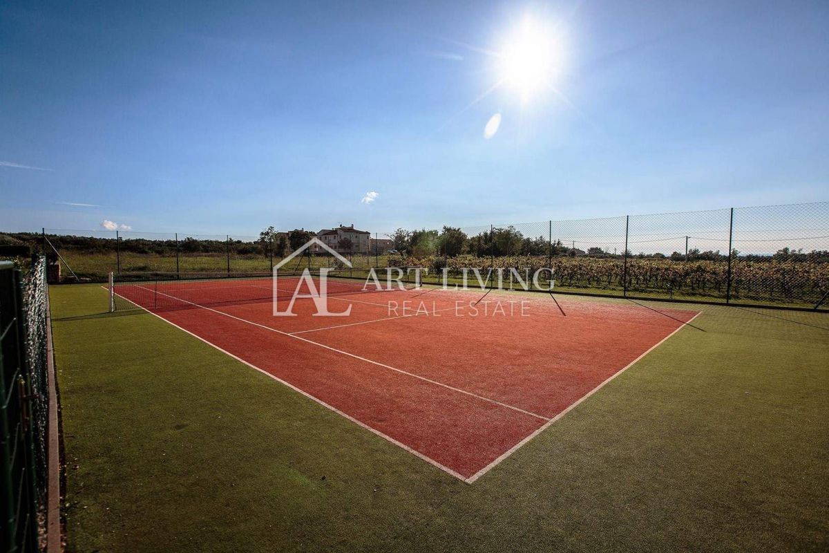 Parenzo, dintorni – affascinante appartamento bilocale con utilizzo della piscina e del campo da tennis