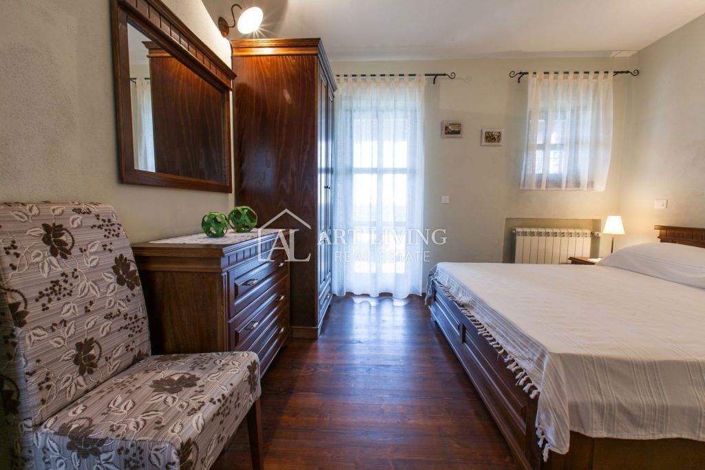 Poreč-dintorni, Villa rustica in pietra in stile istriano con piscina