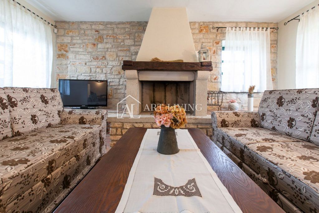 Poreč-dintorni, Villa rustica in pietra in stile istriano con piscina