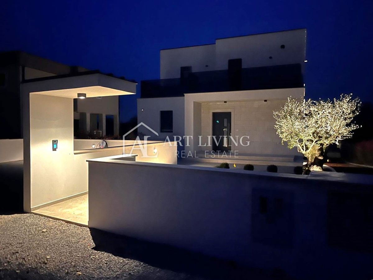 Istria, Parenzo - lussuosa villa moderna con piscina