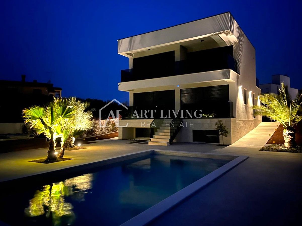 Istria, Parenzo - lussuosa villa moderna con piscina