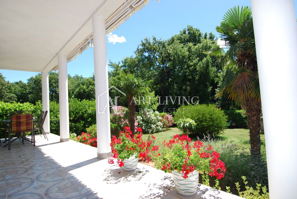 Istria, Umago, dintorni -  bella casa spaziosa in una posizione veramente tranquilla