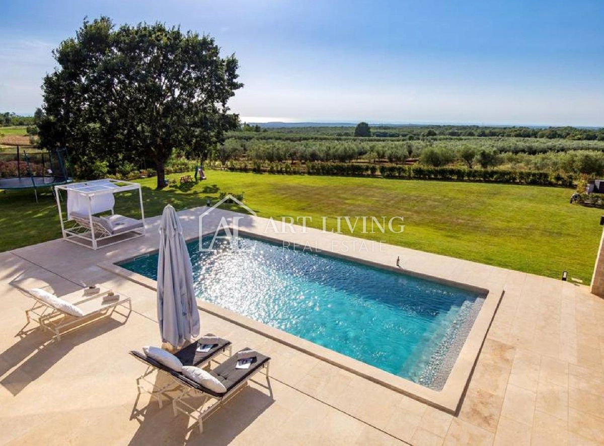 Istria, Parenzo, dintorni – lussuosa villa in pietra con piscina in stile istriano