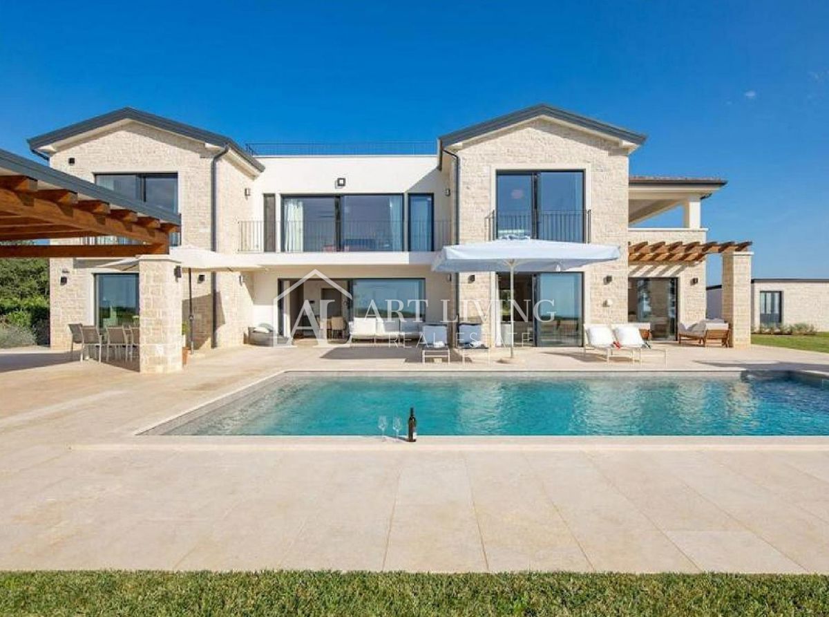 Istria, Parenzo, dintorni – lussuosa villa in pietra con piscina in stile istriano