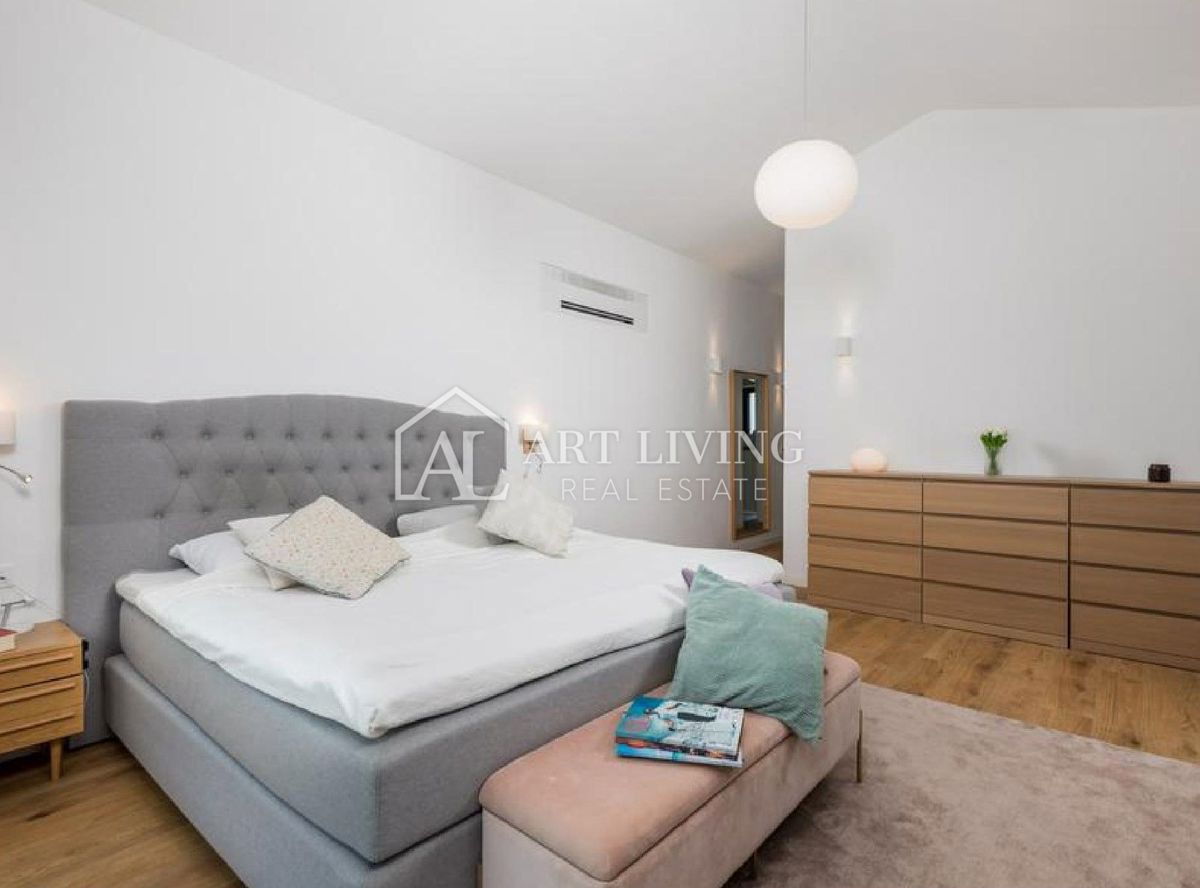 Istria, Parenzo, dintorni – lussuosa villa in pietra con piscina in stile istriano