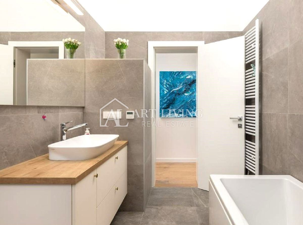 Istria, Parenzo, dintorni – lussuosa villa in pietra con piscina in stile istriano