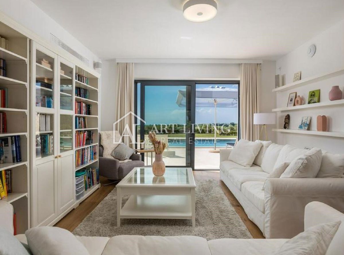 Istria, Parenzo, dintorni – lussuosa villa in pietra con piscina in stile istriano