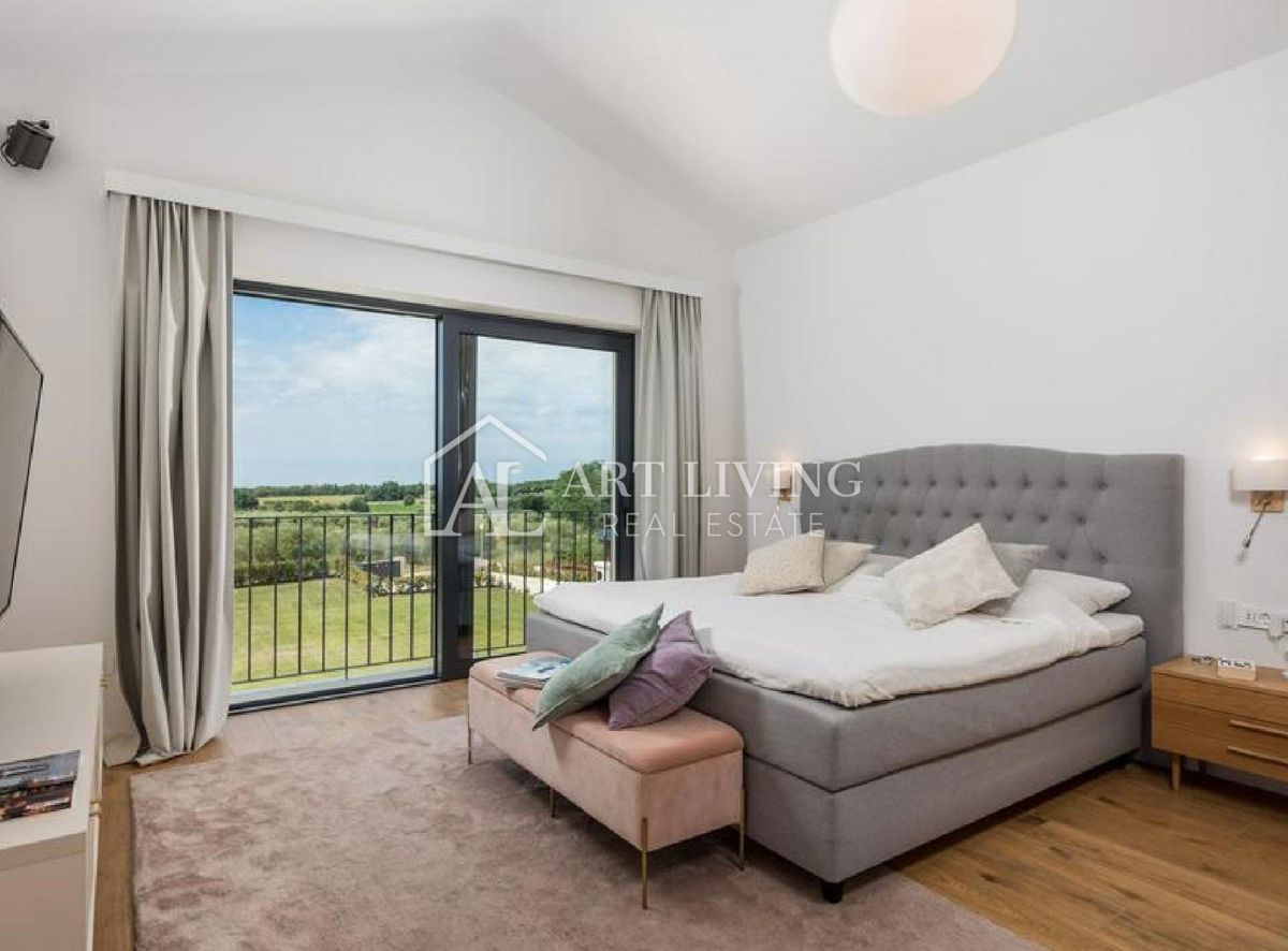 Istria, Parenzo, dintorni – lussuosa villa in pietra con piscina in stile istriano