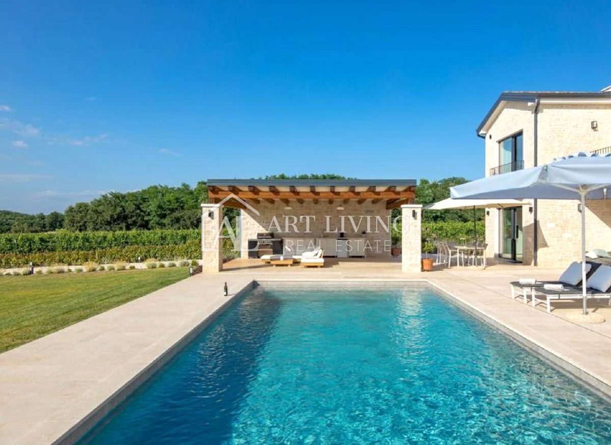 Istria, Parenzo, dintorni – lussuosa villa in pietra con piscina in stile istriano