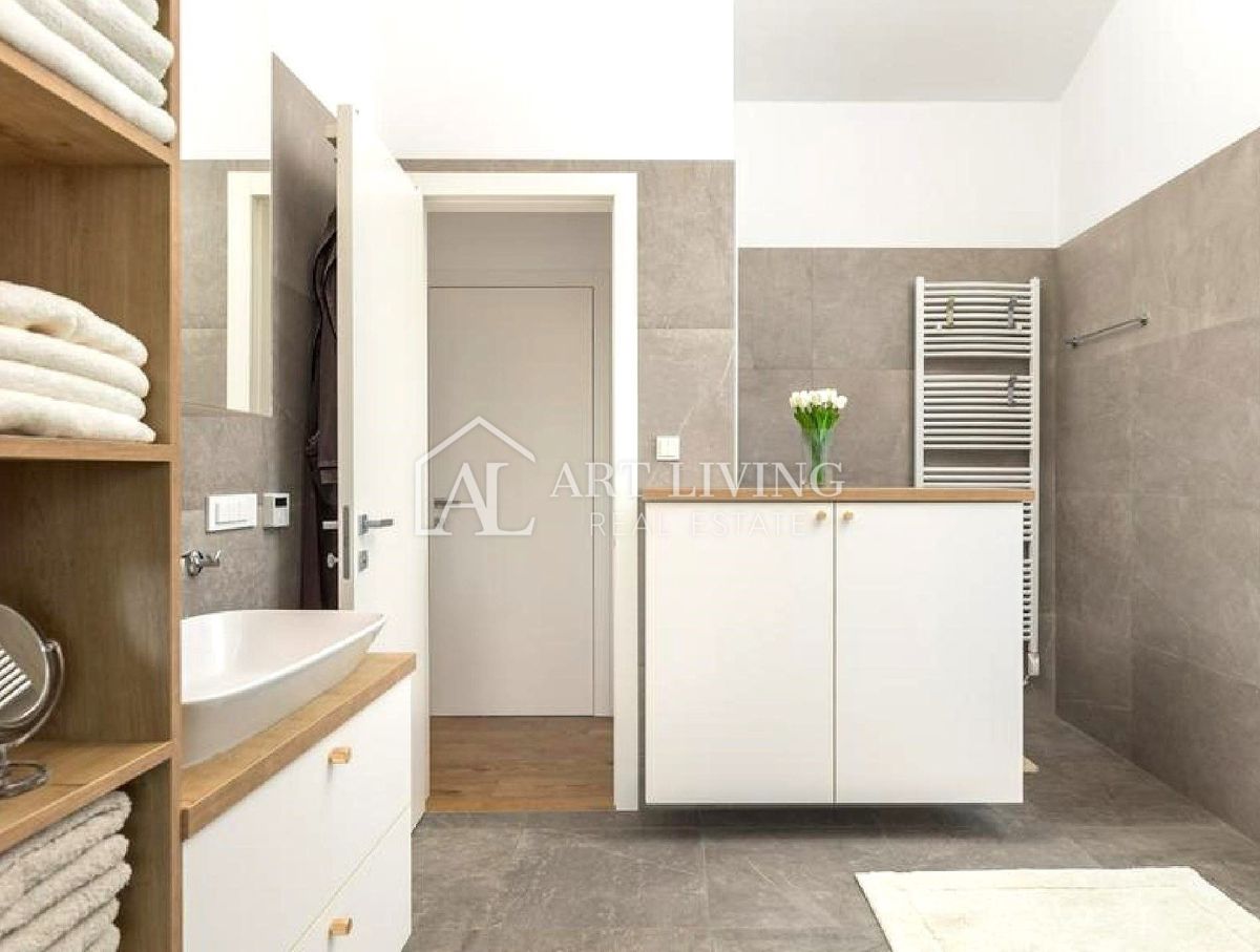 Istria, Parenzo, dintorni – lussuosa villa in pietra con piscina in stile istriano