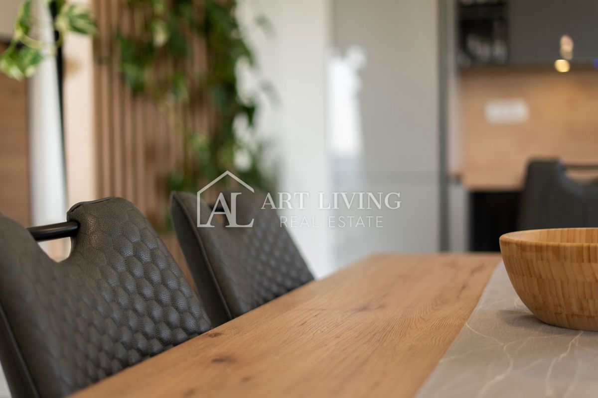 Umago, dintorni - lussuoso appartamento con due camere da letto recentemente ristrutturato a soli 250 m dal mare