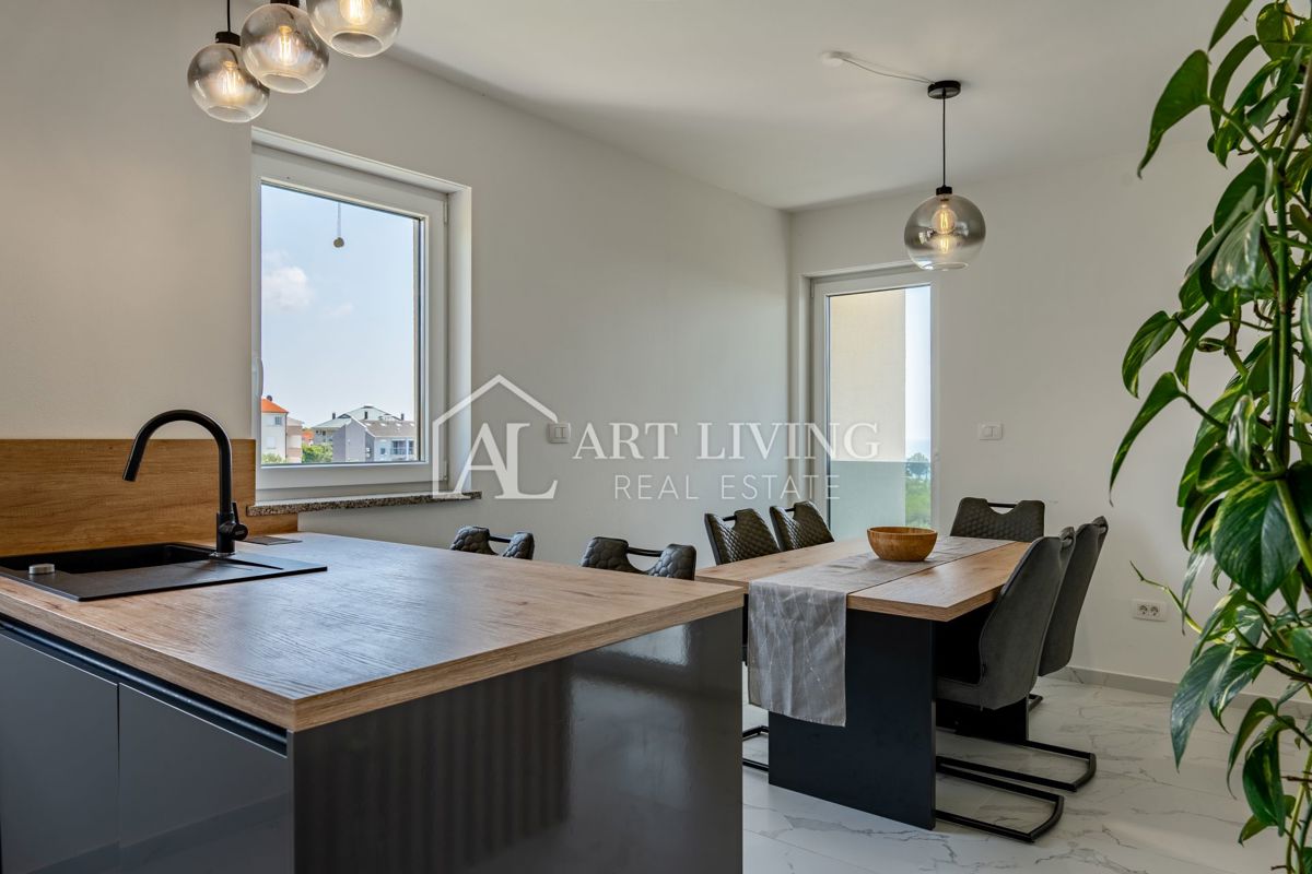 Umago, dintorni - lussuoso appartamento con due camere da letto recentemente ristrutturato a soli 250 m dal mare