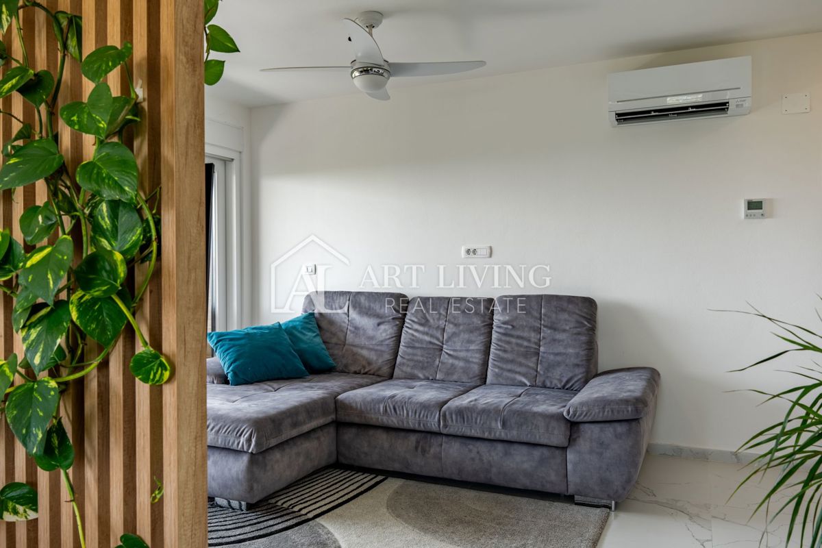 Umago, dintorni - lussuoso appartamento con due camere da letto recentemente ristrutturato a soli 250 m dal mare