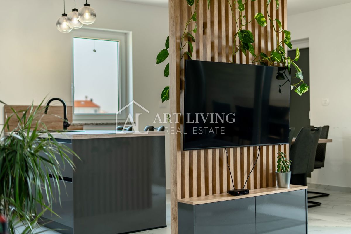 Umago, dintorni - lussuoso appartamento con due camere da letto recentemente ristrutturato a soli 250 m dal mare