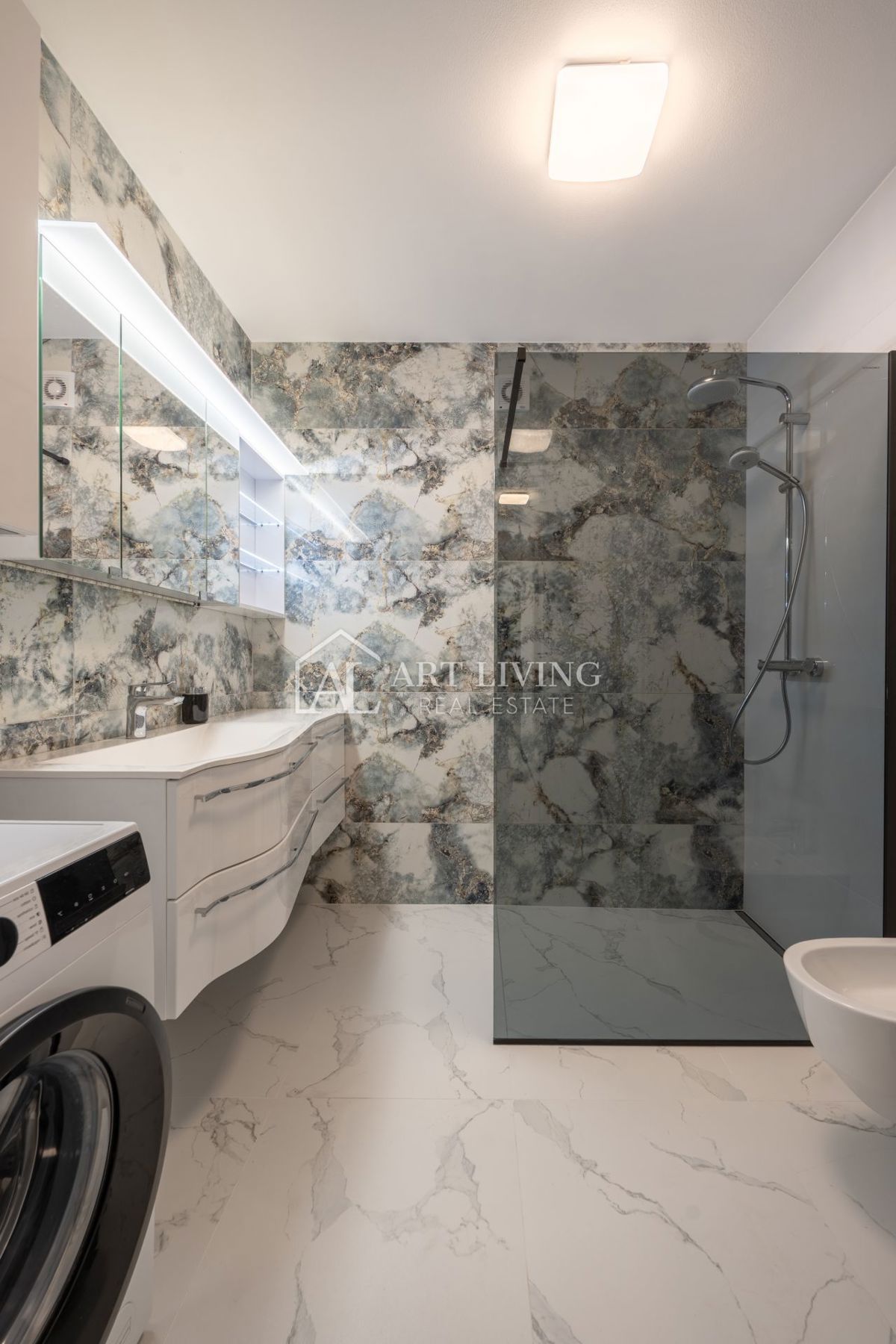 Umago, dintorni - lussuoso appartamento con due camere da letto recentemente ristrutturato a soli 250 m dal mare