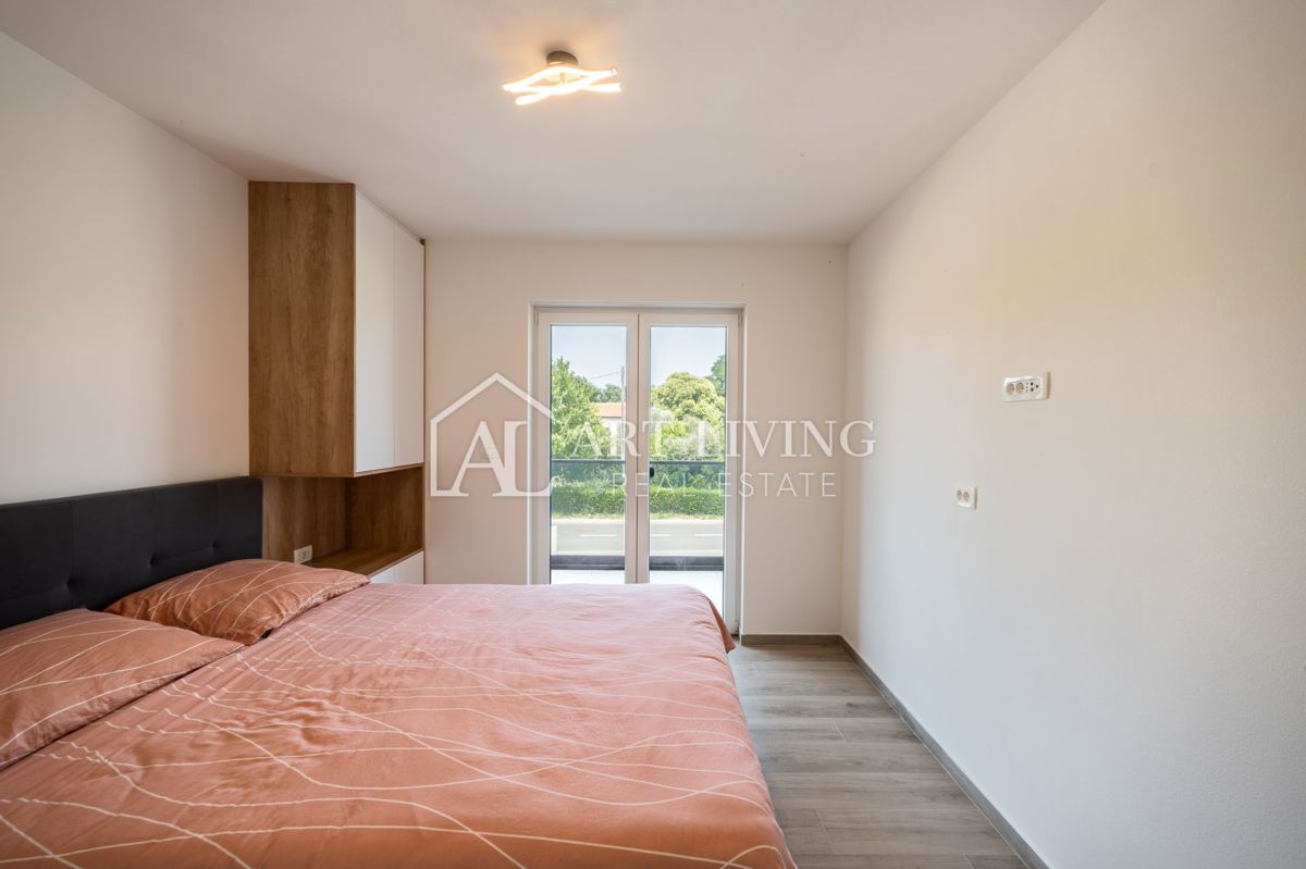 Umago, dintorni - lussuoso appartamento con due camere da letto recentemente ristrutturato a soli 250 m dal mare