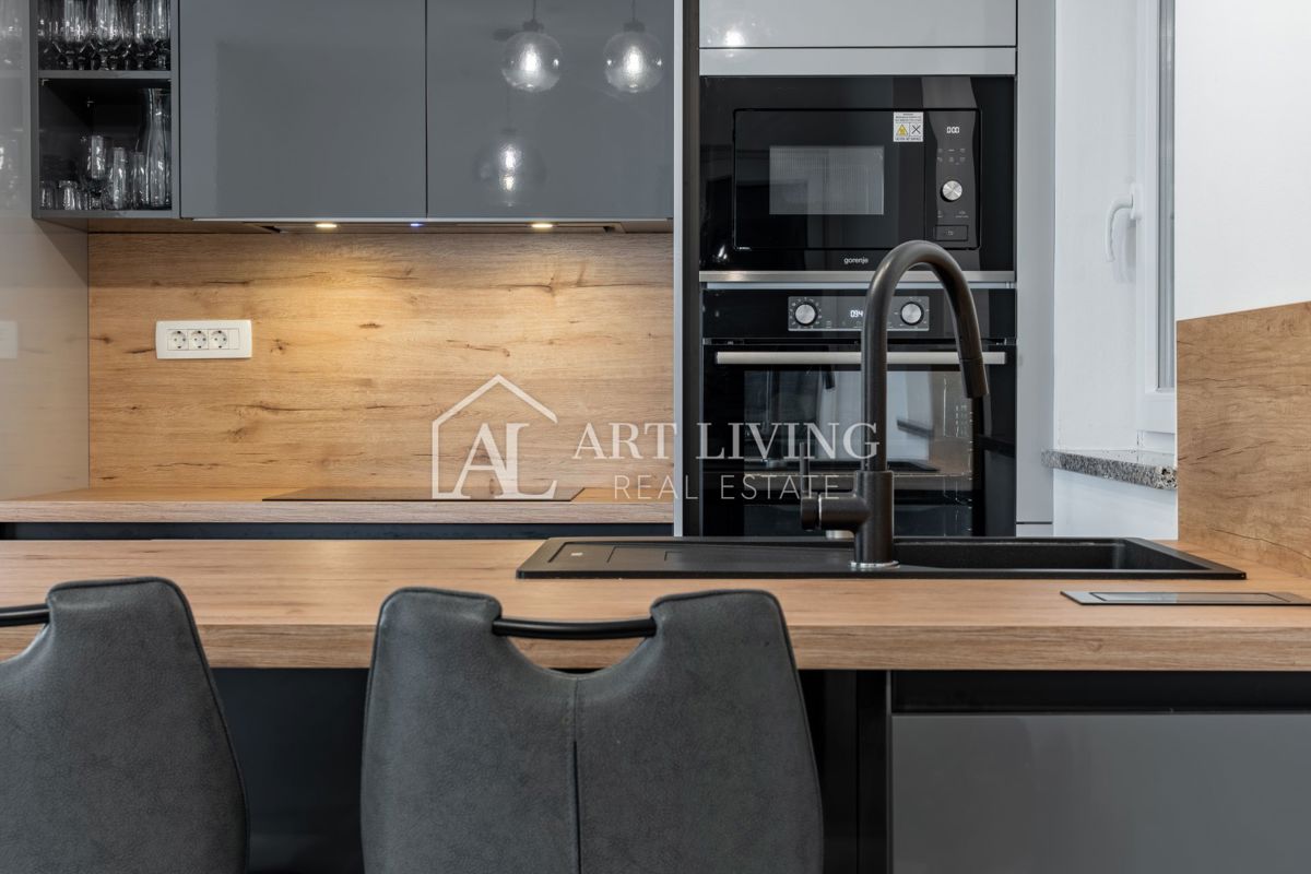 Umago, dintorni - lussuoso appartamento con due camere da letto recentemente ristrutturato a soli 250 m dal mare