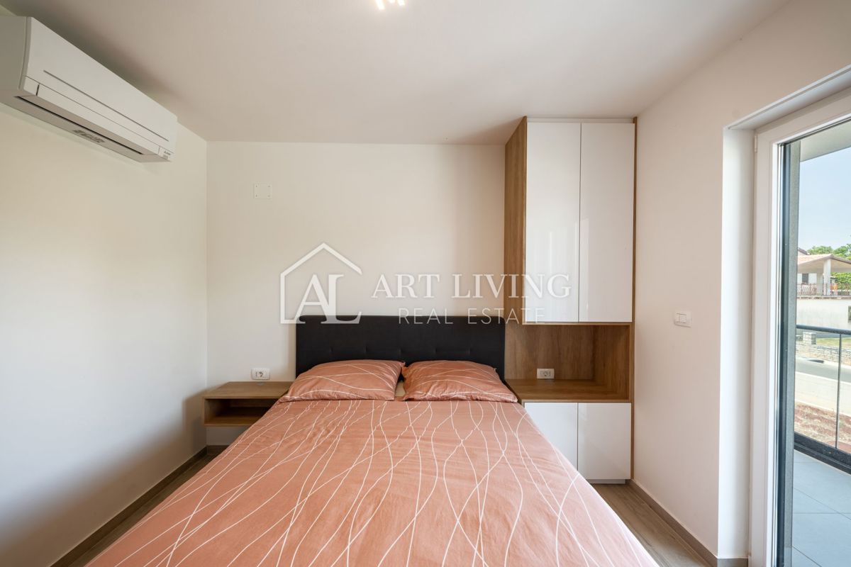 Umago, dintorni - lussuoso appartamento con due camere da letto recentemente ristrutturato a soli 250 m dal mare