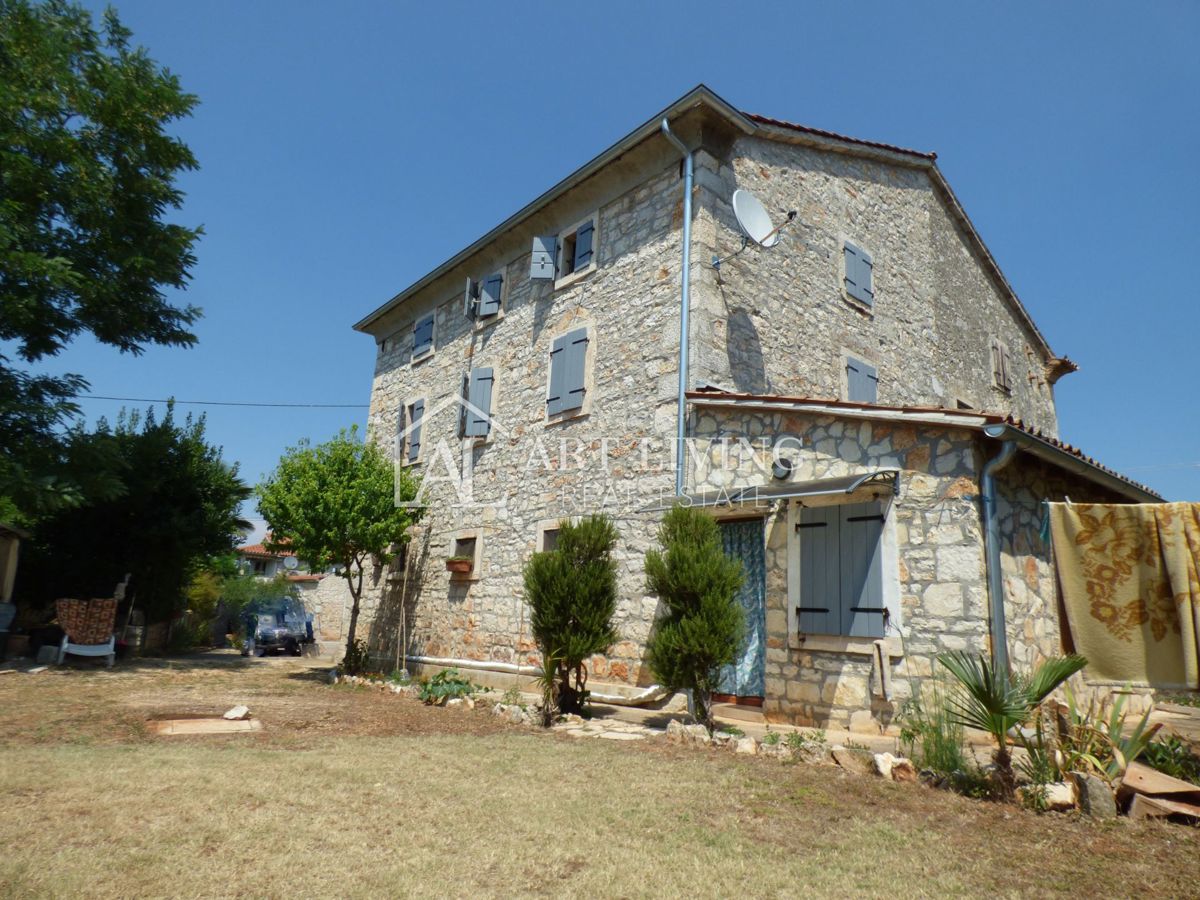 Parenzo - dintorni, autentica casa in pietra d'Istria con vista mare