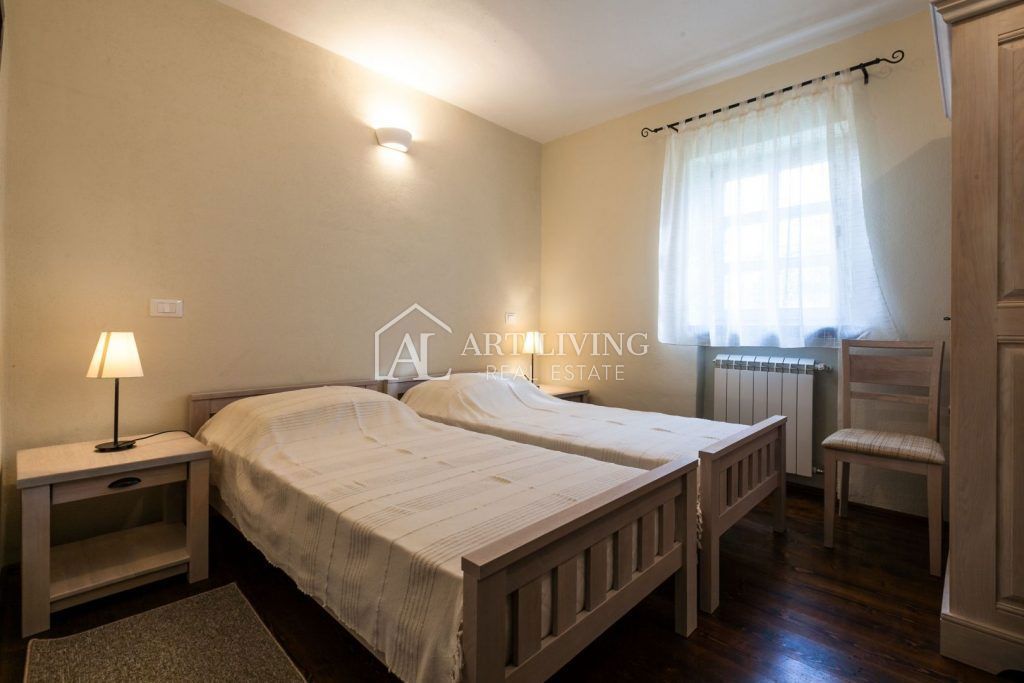 Poreč-dintorni, villa di lusso in pietra in stile rustico con piscina