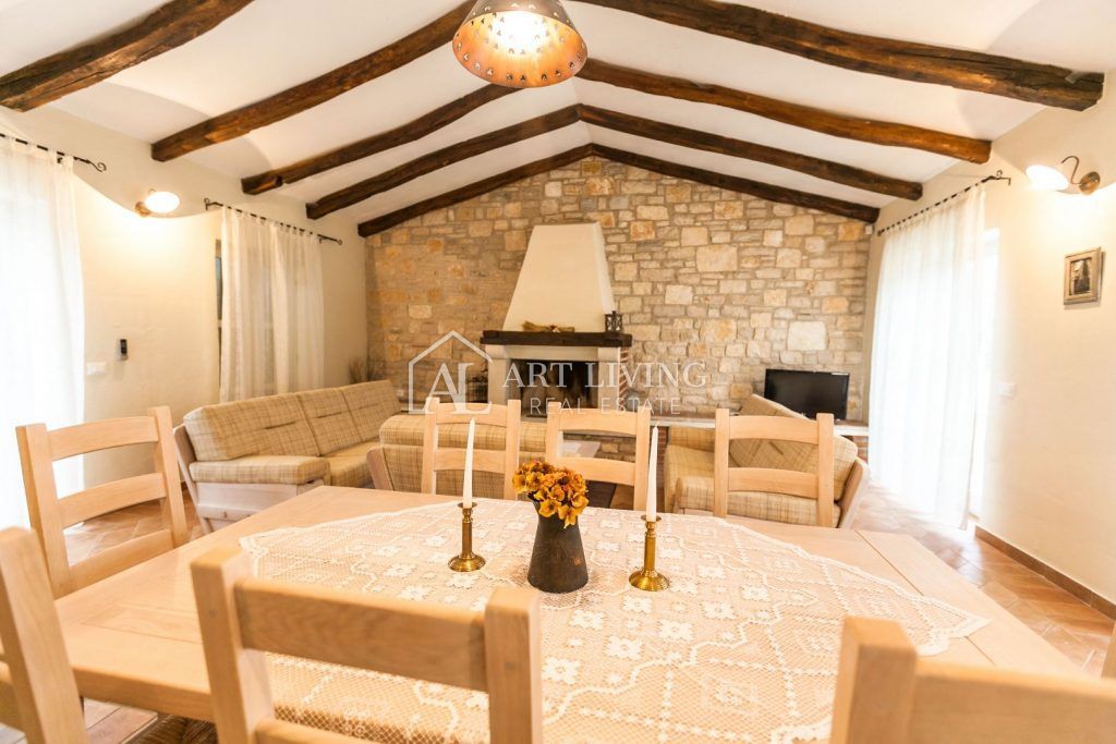 Poreč-dintorni, villa di lusso in pietra in stile rustico con piscina