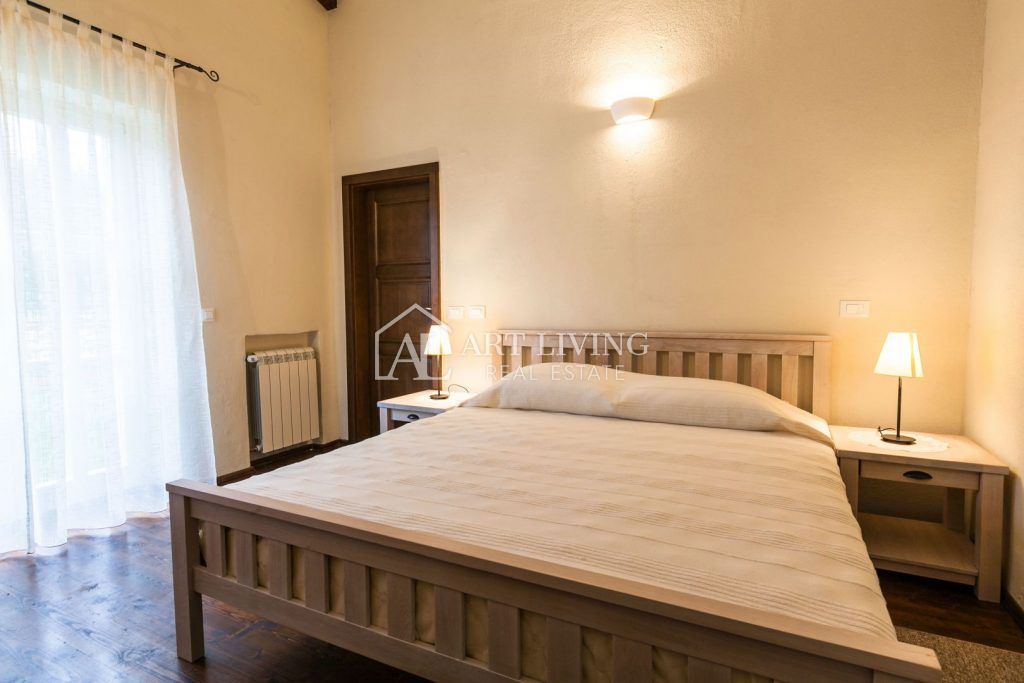 Poreč-dintorni, villa di lusso in pietra in stile rustico con piscina