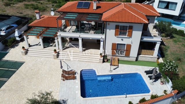 Pola - dintorni, Villa con piscina e vista panoramica sul mare