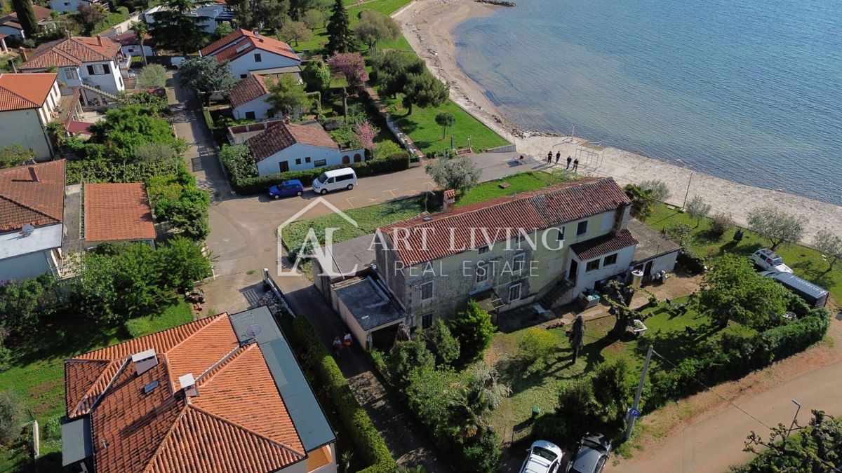 Istria, Cittanova, dintorni, casa istriana autoctona unica con giardino - a soli 30 metri dal mare