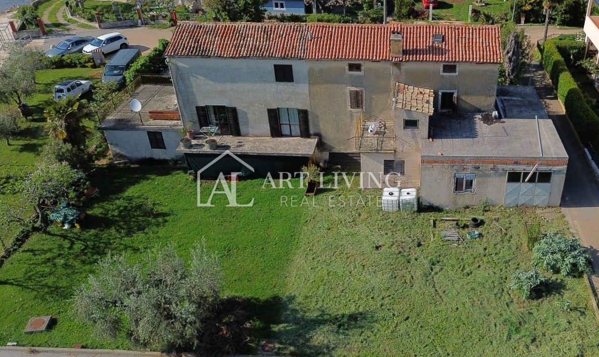 Istria, Cittanova, dintorni, casa istriana autoctona unica con giardino - a soli 30 metri dal mare