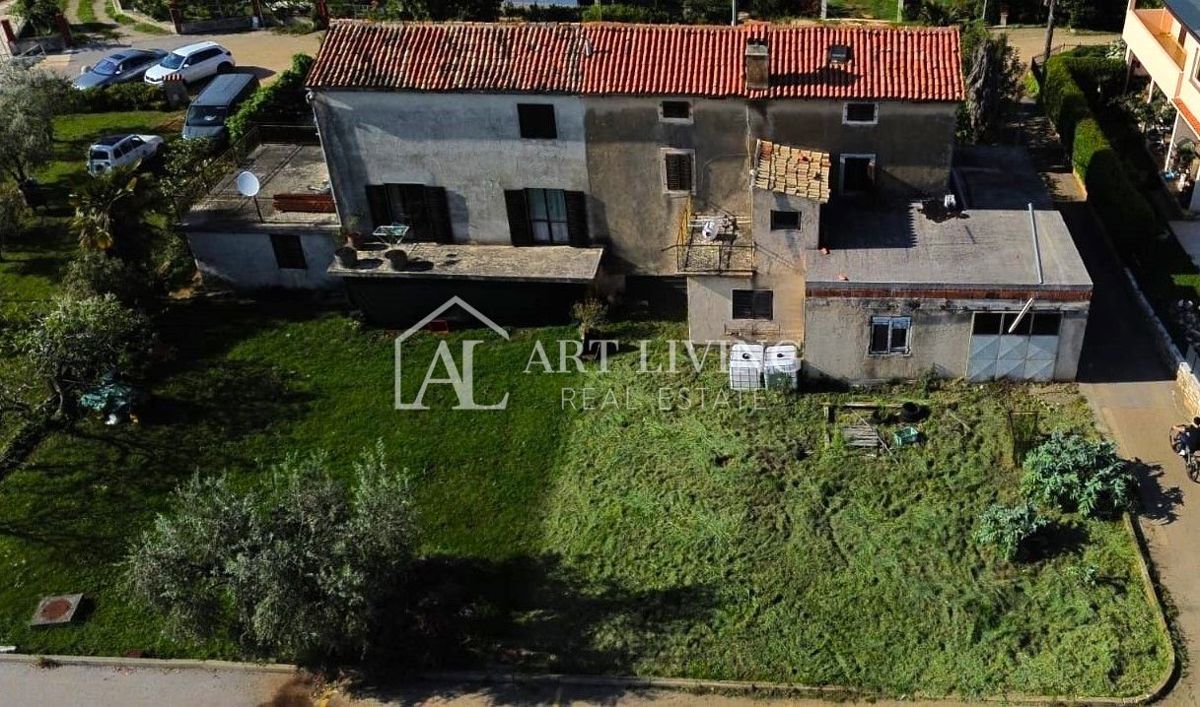 Istria, Cittanova, dintorni, casa istriana autoctona unica con giardino - a soli 30 metri dal mare