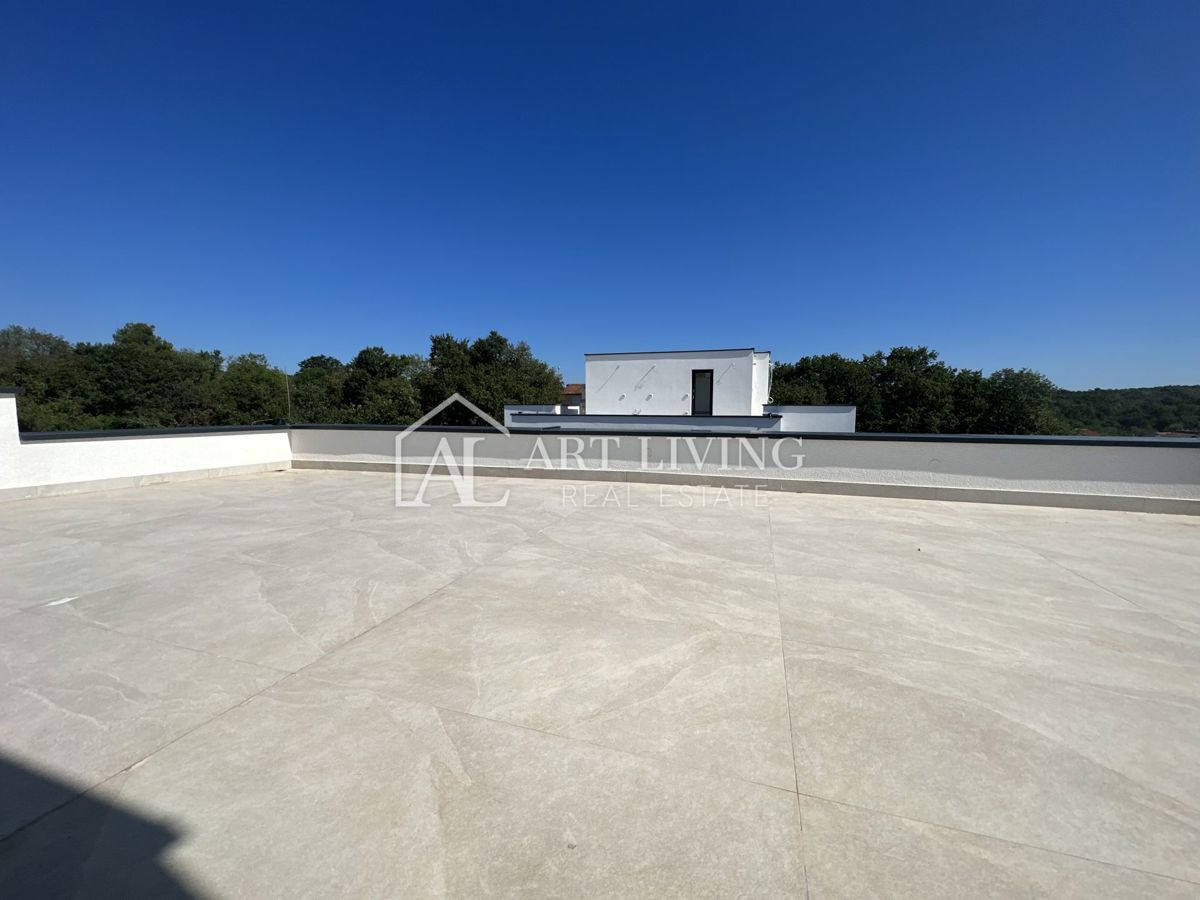 NOVIGRAD, dintorni - MODERNA CASA DOPPIA IN POSIZIONE ECCEZIONALE - A SOLI 300 m DAL MARE!