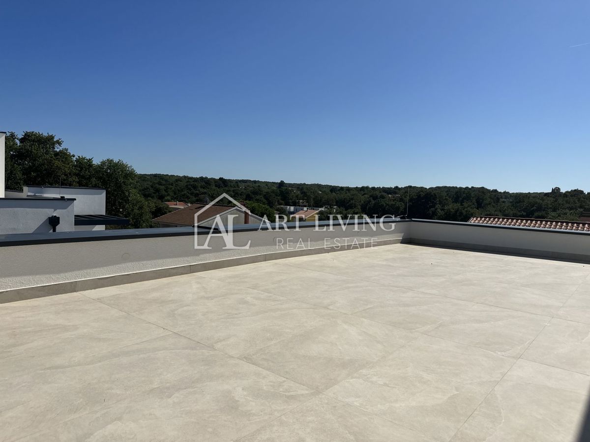 NOVIGRAD, dintorni - MODERNA CASA DOPPIA IN POSIZIONE ECCEZIONALE - A SOLI 300 m DAL MARE!