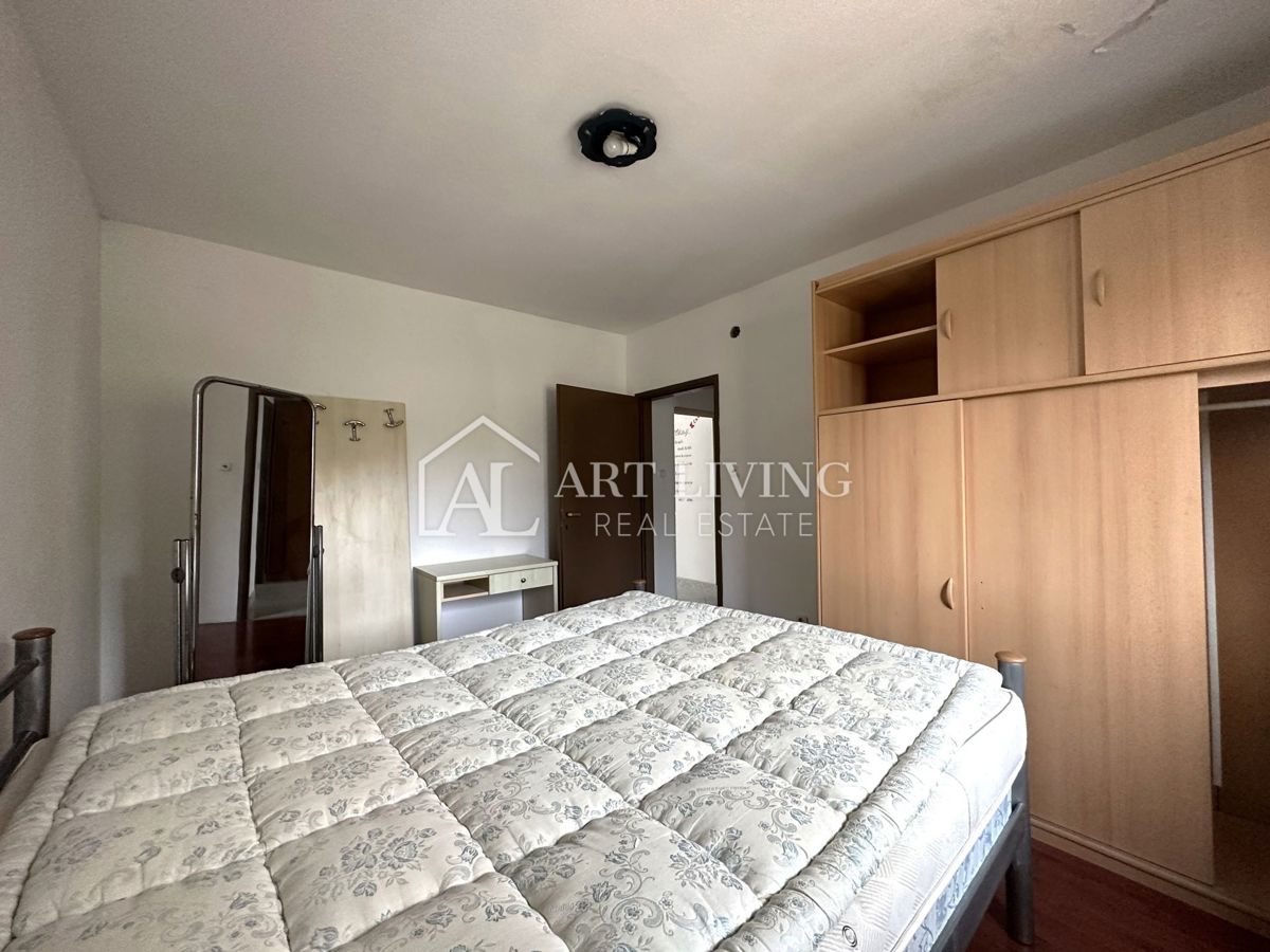 Parenzo, dintorni - OCCASIONE, spazioso appartamento di 81 m2 in una posizione tranquilla e bella