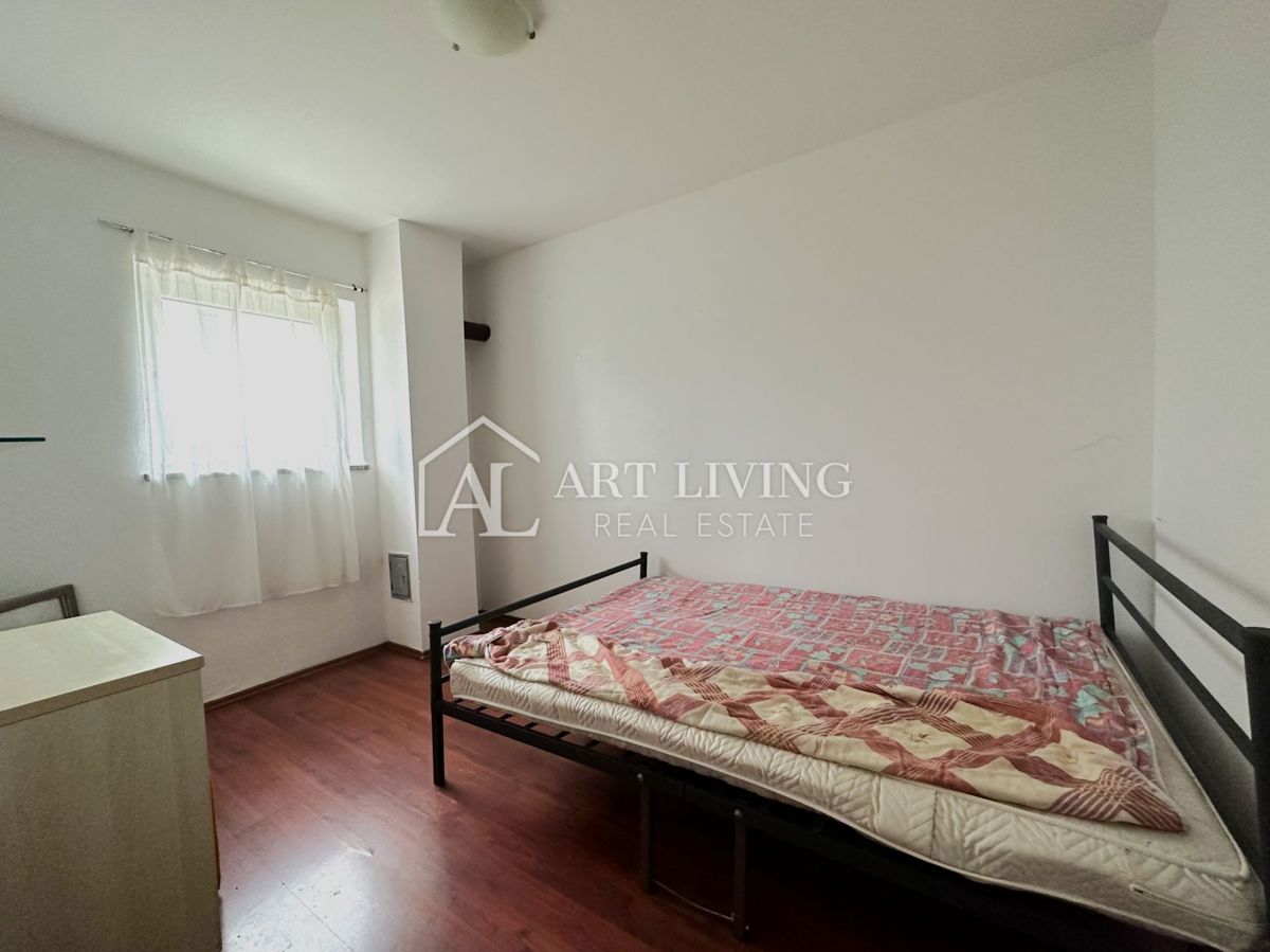 Parenzo, dintorni - OCCASIONE, spazioso appartamento di 81 m2 in una posizione tranquilla e bella