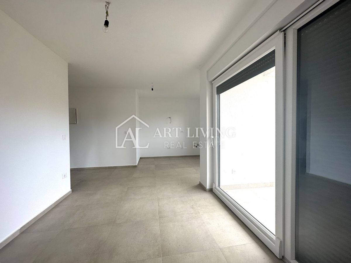 Parenzo e dintorni - OPPORTUNITÀ!!! Appartamento con due camere da letto e giardino di 168 m2