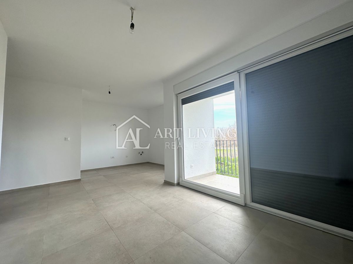Parenzo e dintorni - OPPORTUNITÀ!!! Appartamento con due camere da letto e giardino di 168 m2