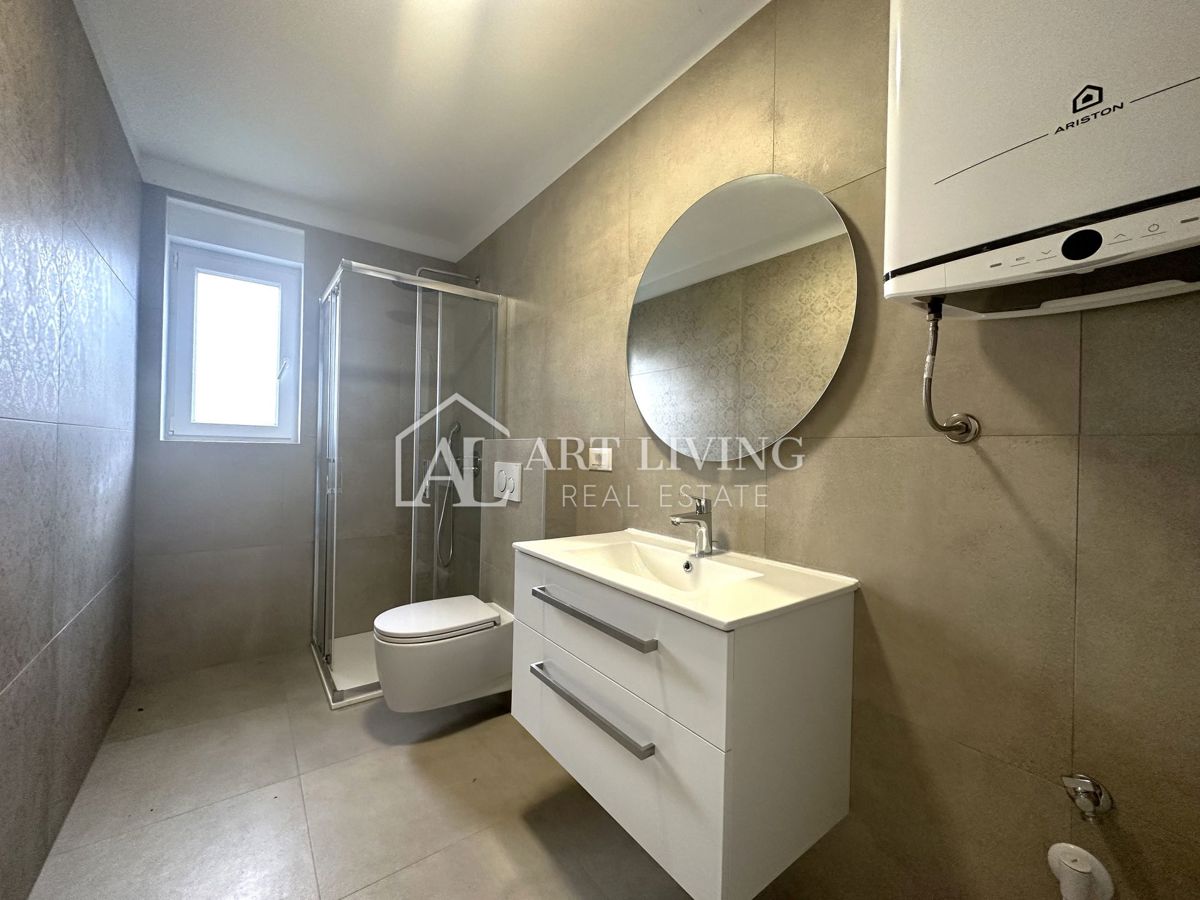 Parenzo e dintorni - OPPORTUNITÀ!!! Appartamento con due camere da letto e giardino di 168 m2