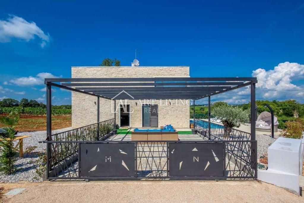 Novigrad-dintorni, affascinante villa con piscina, di recente costruzione