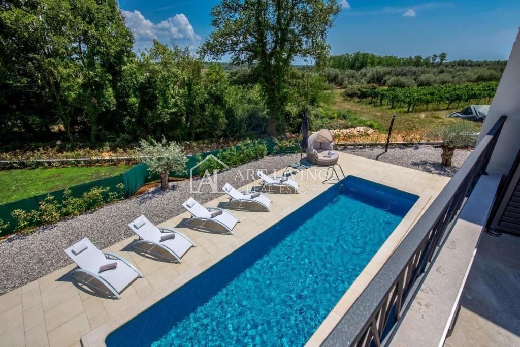 Novigrad-dintorni, affascinante villa con piscina, di recente costruzione