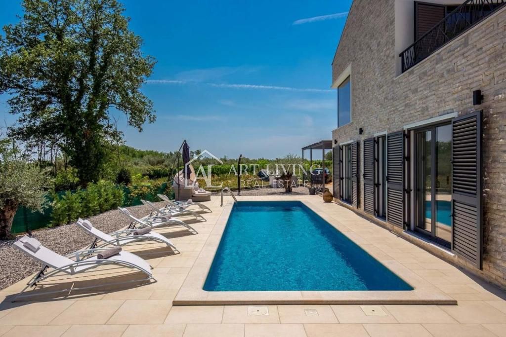 Novigrad-dintorni, affascinante villa con piscina, di recente costruzione