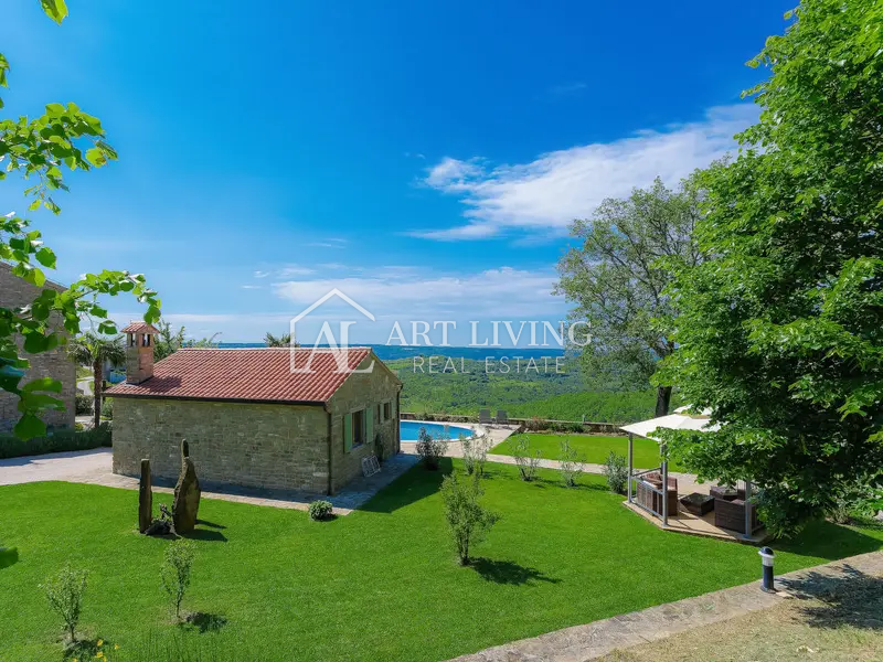 Buje-dintorni, bellissima villa in stile istriano con vista aperta e piscina